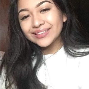 Meet your Posher, Yulissa